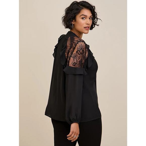 New Torrid Georgette Crochet Inset Top Black Keyhole Neck Lace Ruffled Sz 4X - Picture 4 of 12